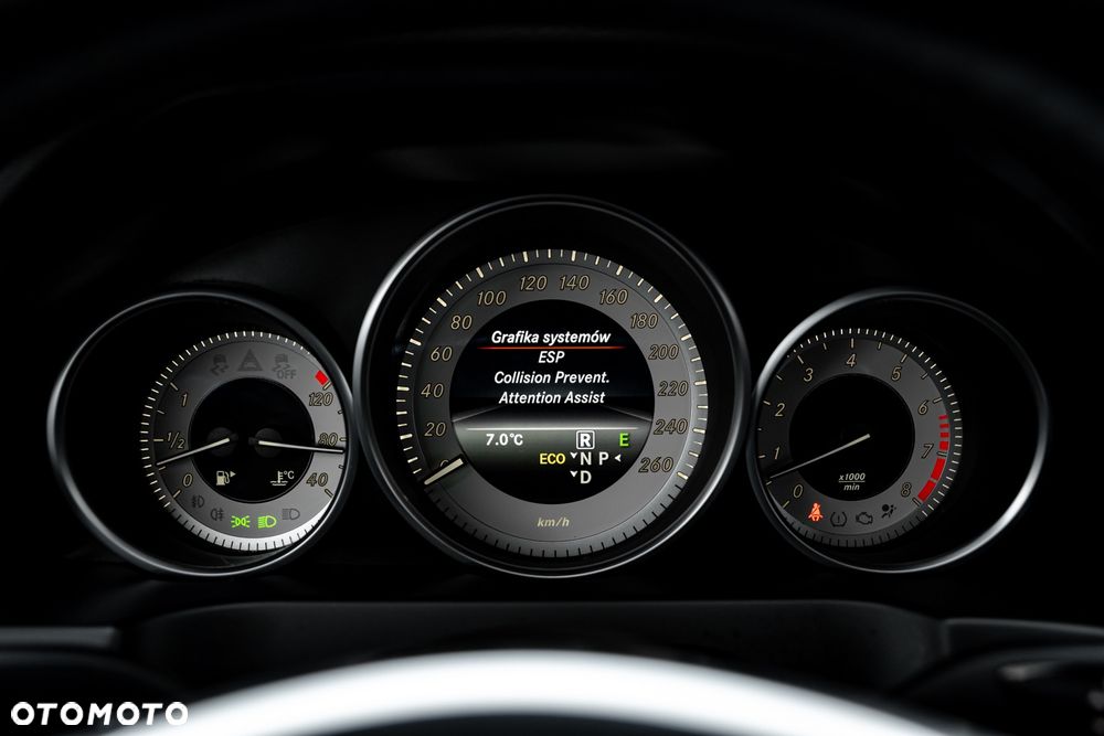 Mercedes-Benz Klasa E 250 7G-TRONIC - 40