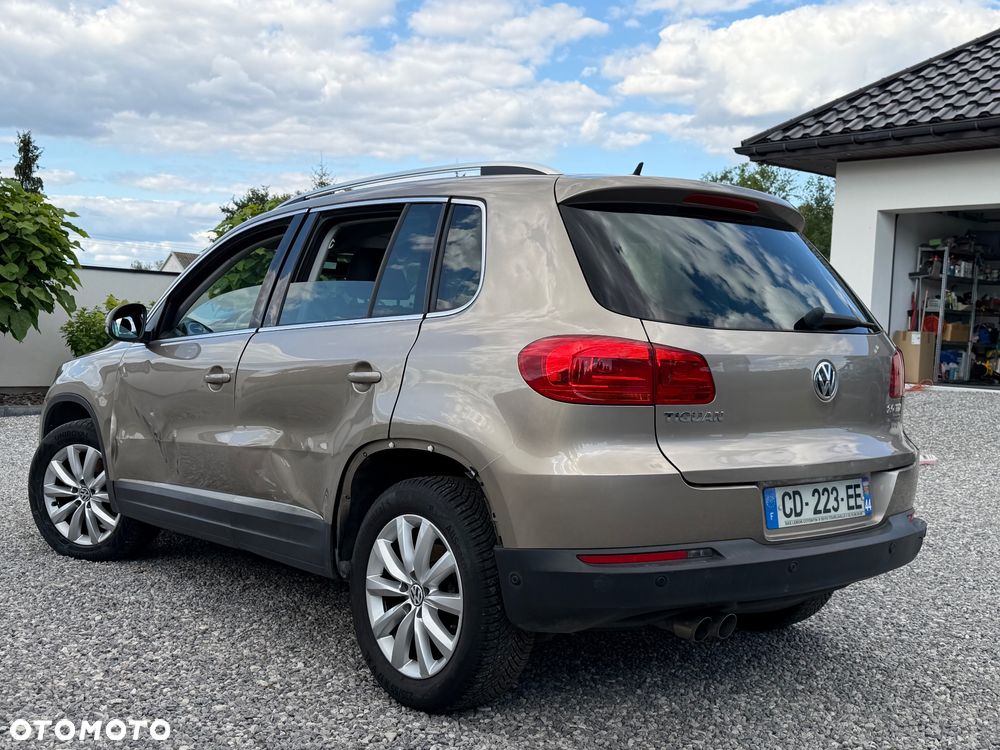 Volkswagen Tiguan 2.0 TDI DPF BlueMotion Technology Exclusive - 16