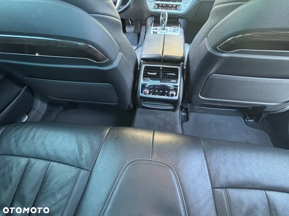 BMW Seria 7 730d xDrive - 18