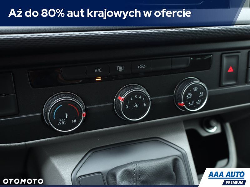 Volkswagen Caravelle - 14