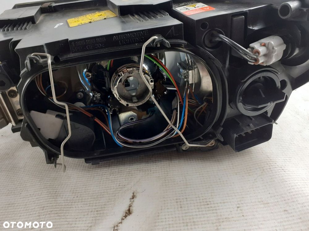 Volvo V50 S40 Lampa Prawa Xenon 04-07r.30698878. - 6