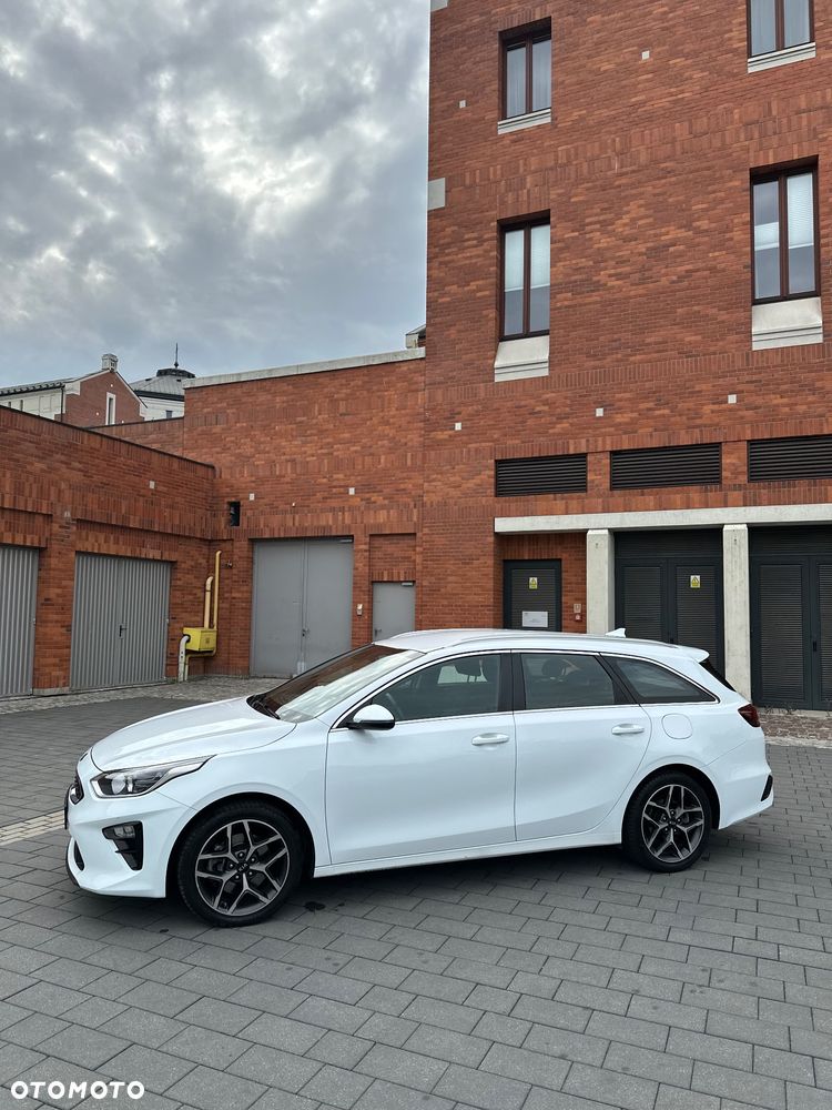 Kia Ceed 1.6 CRDi Eco-Dynamics+ (48V Mild-Hybrid) DCT7 Vision - 24