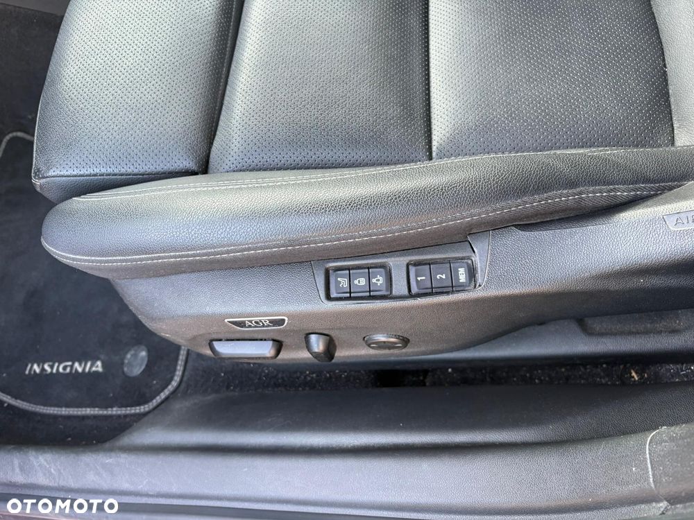 Opel Insignia 1.5 T Exclusive S&S Eco - 11