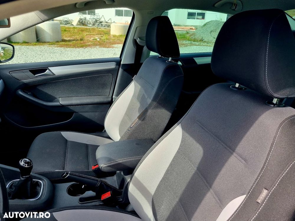 Volkswagen Jetta 1.6 TDI Blue Motion Technology Life - 6