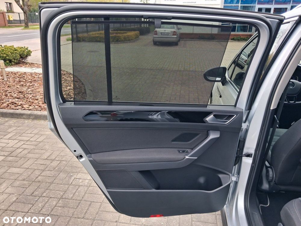 Volkswagen Touran - 28