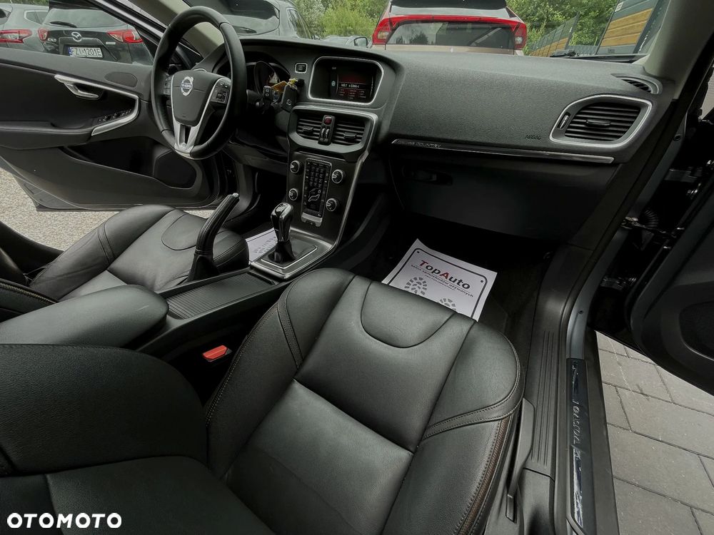 Volvo V40 Cross Country D3 Momentum - 16