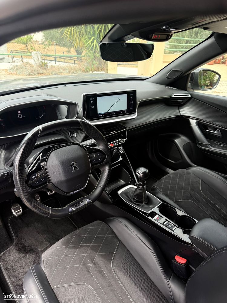 Peugeot 2008 ver-1-2-puretech-gt - 13