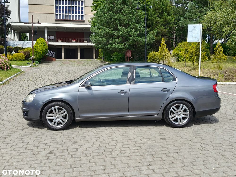 Volkswagen Jetta 2.0 FSI Comfortline - 9