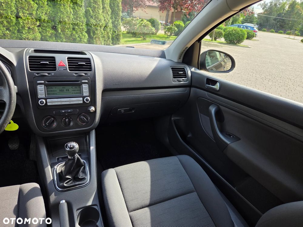 Volkswagen Golf - 6