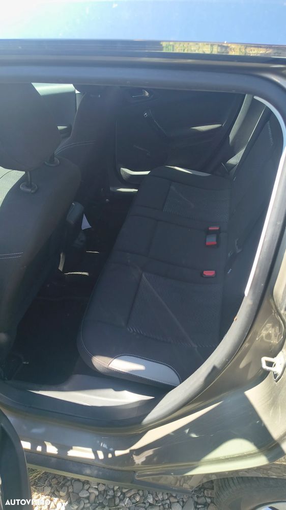 Peugeot 2008 1.2 L PureTech Access - 5