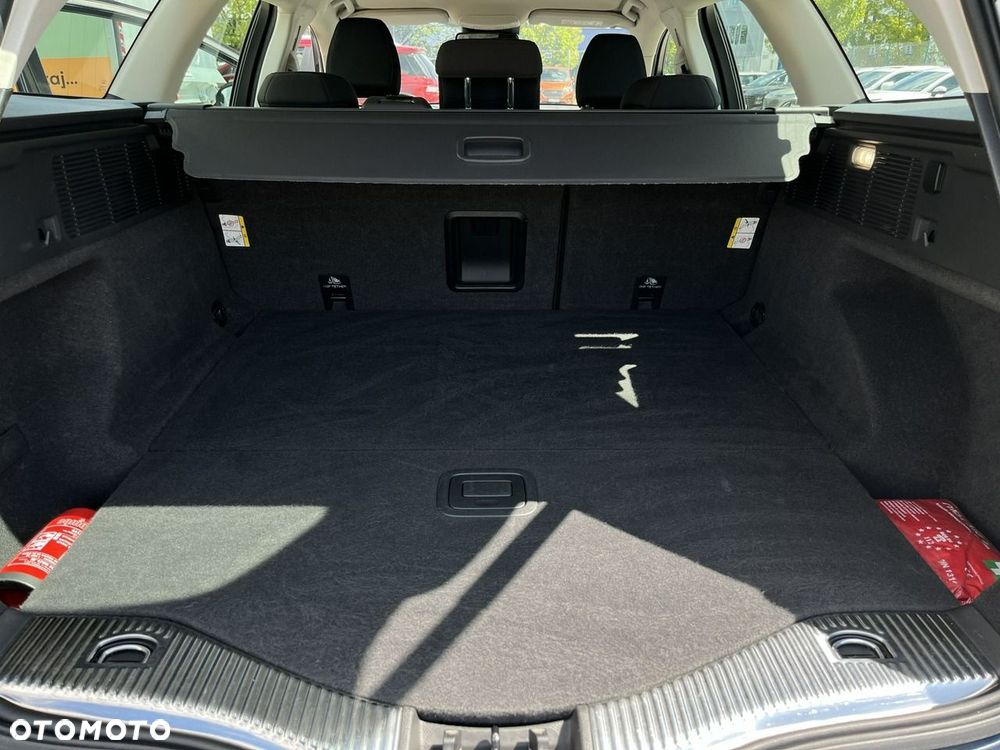 Ford Mondeo - 32