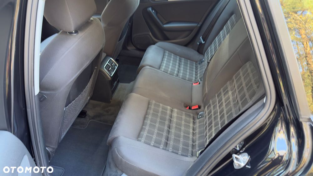 Audi A4 Avant 2.0 TDI DPF Ambiente - 8