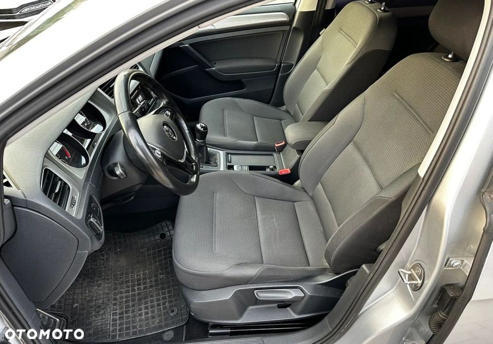 Volkswagen Golf - 20