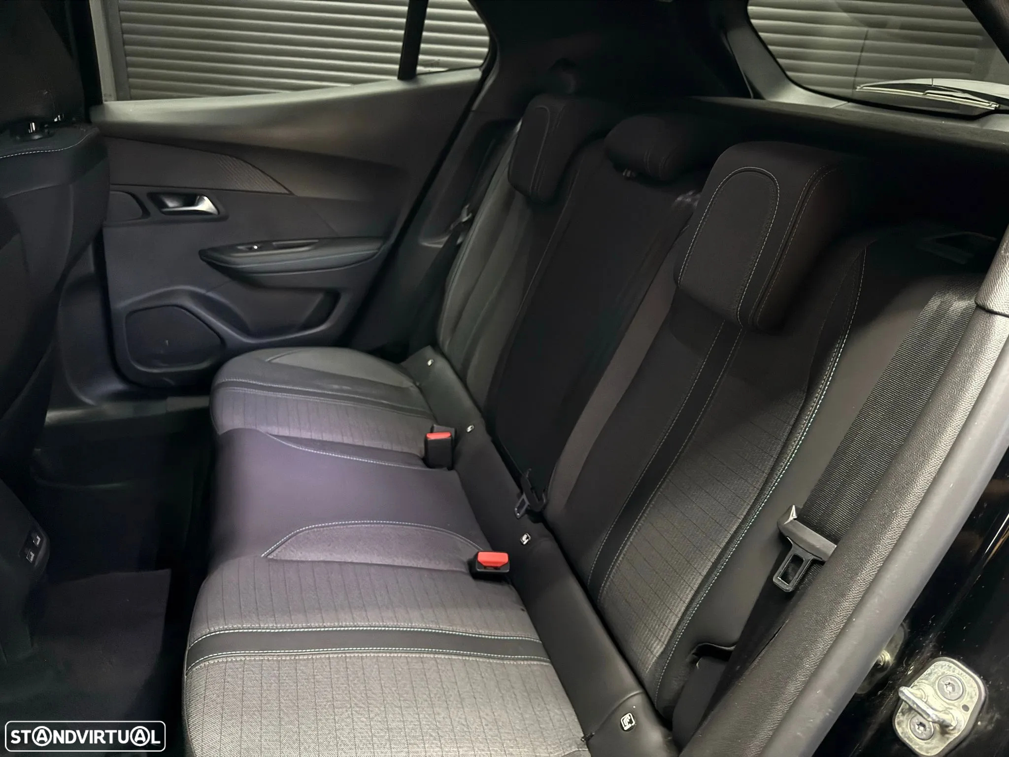 Peugeot e-2008 50 kWh Allure Pack - 22