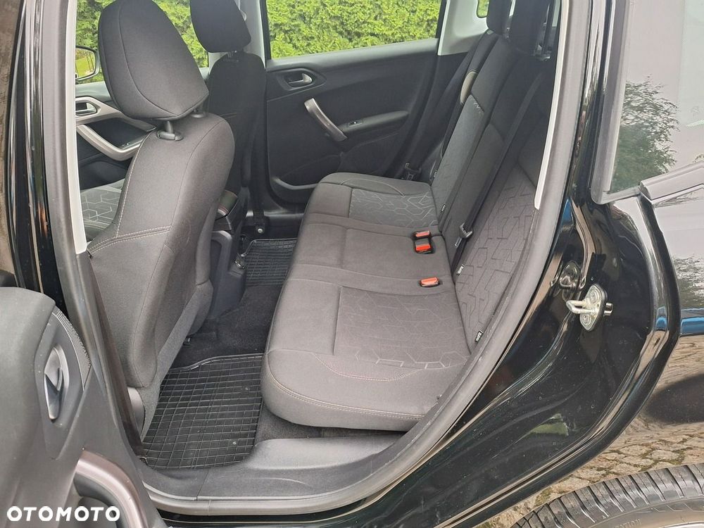 Peugeot 2008 1.6 e-HDi Active S&S - 13