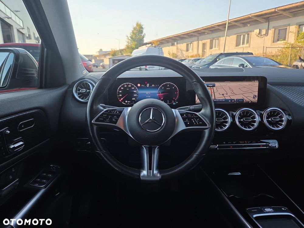 Mercedes-Benz GLA - 22