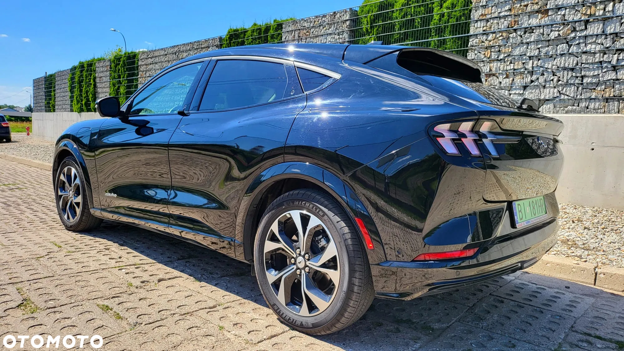 Ford Mustang Mach-E AWD PREMIUM - 2