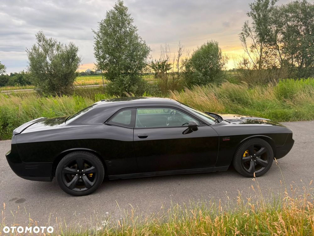 Dodge Challenger - 5