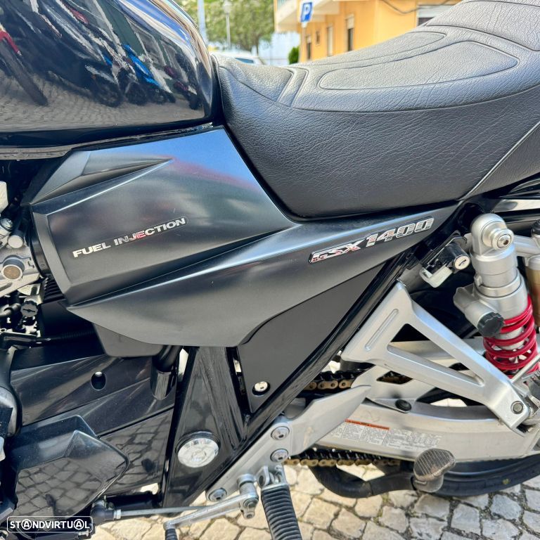 Suzuki GSX 1400 - 4