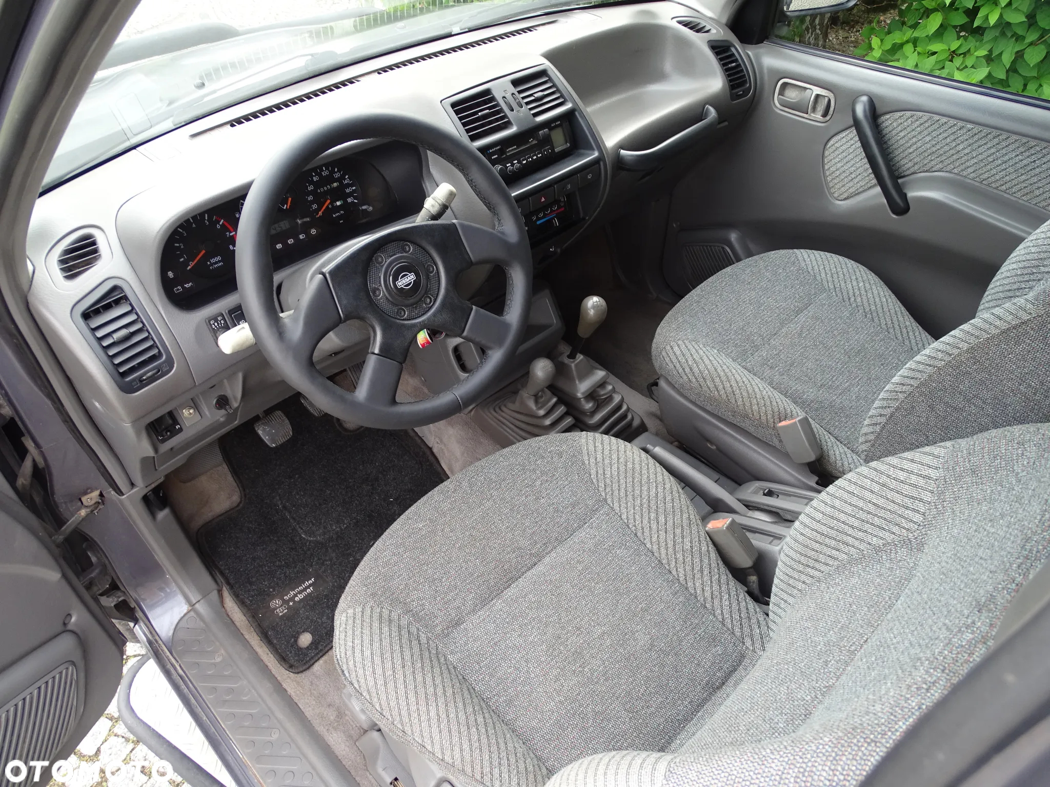 Nissan Terrano II 2.4 SGX - 29