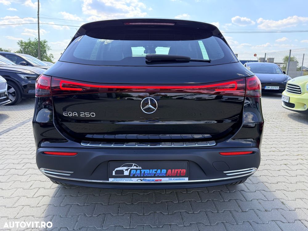 Mercedes-Benz EQA 250 - 5