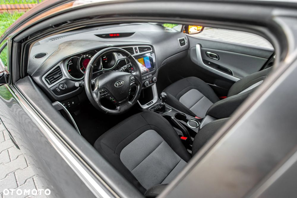 Kia Ceed 1.6 GDI Business Line - 20