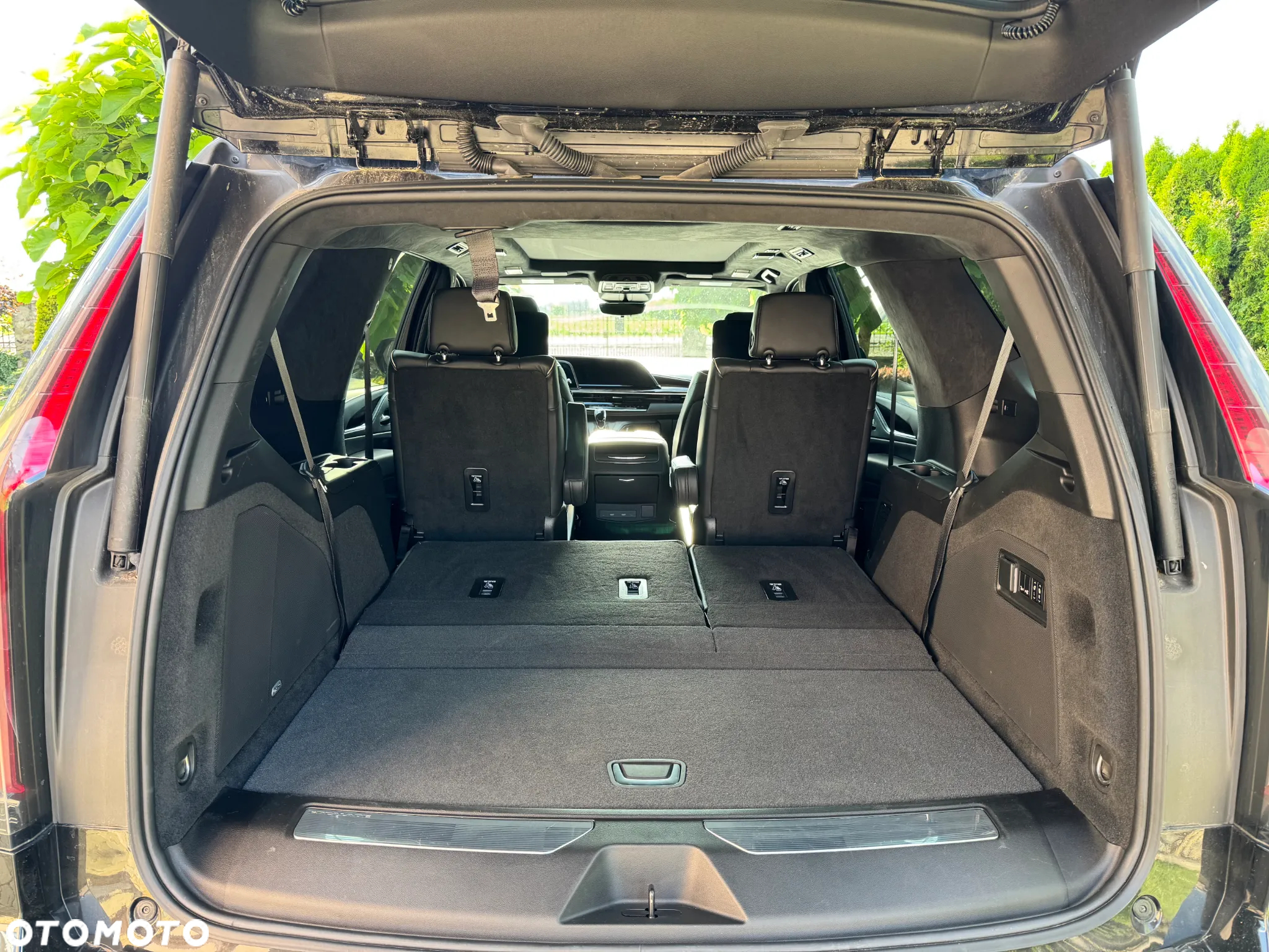 Cadillac Escalade - 31