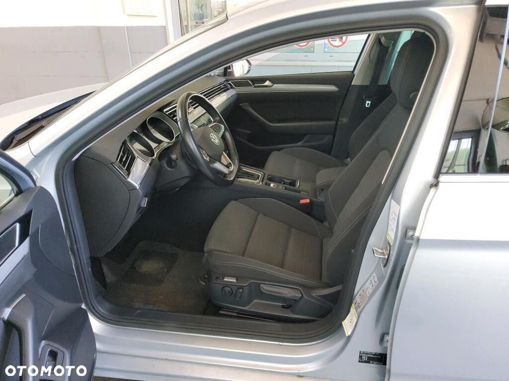 Volkswagen Passat - 5
