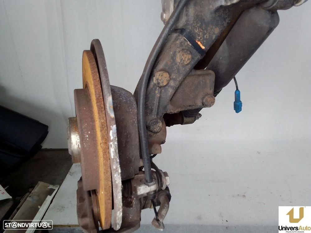 CHARRIOT TRASEIRO PEUGEOT 206 FASTBACK 2006 - - 7