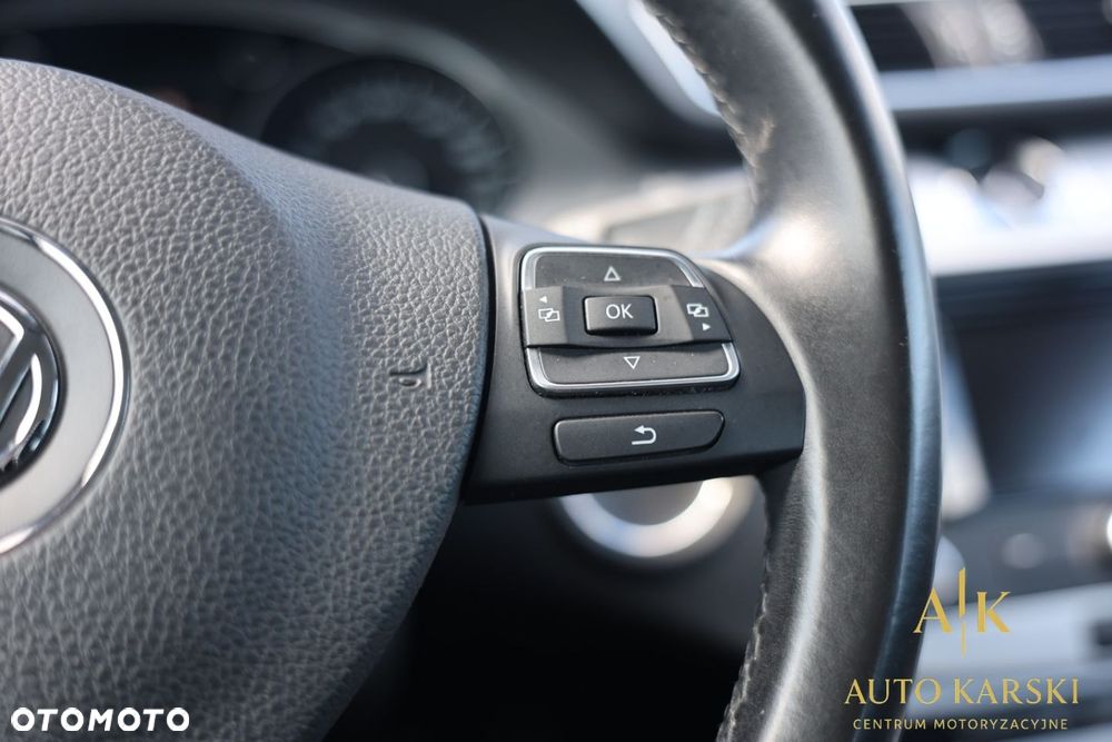 Volkswagen Passat - 25