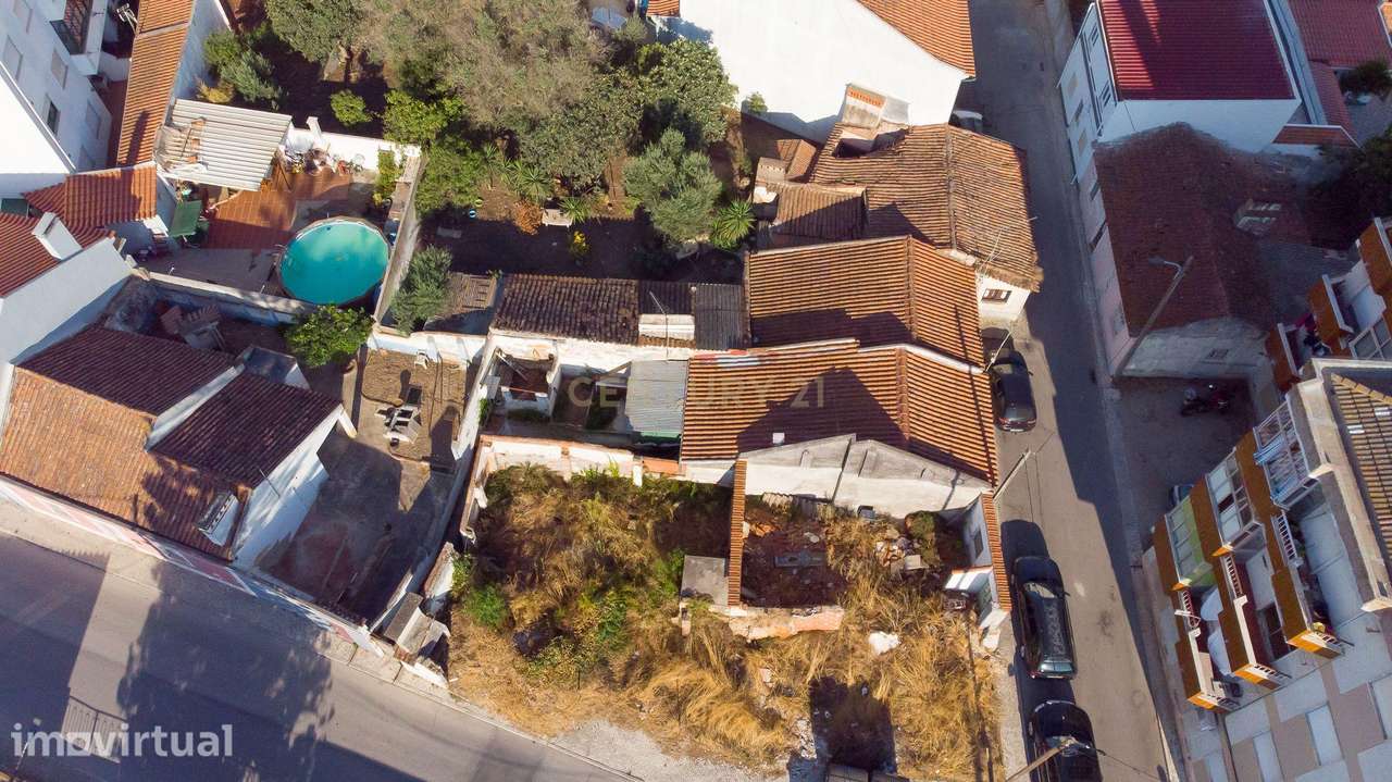 Terreno Urbano de 293m² para Venda no Entroncamento - Grande imagem: 4/12