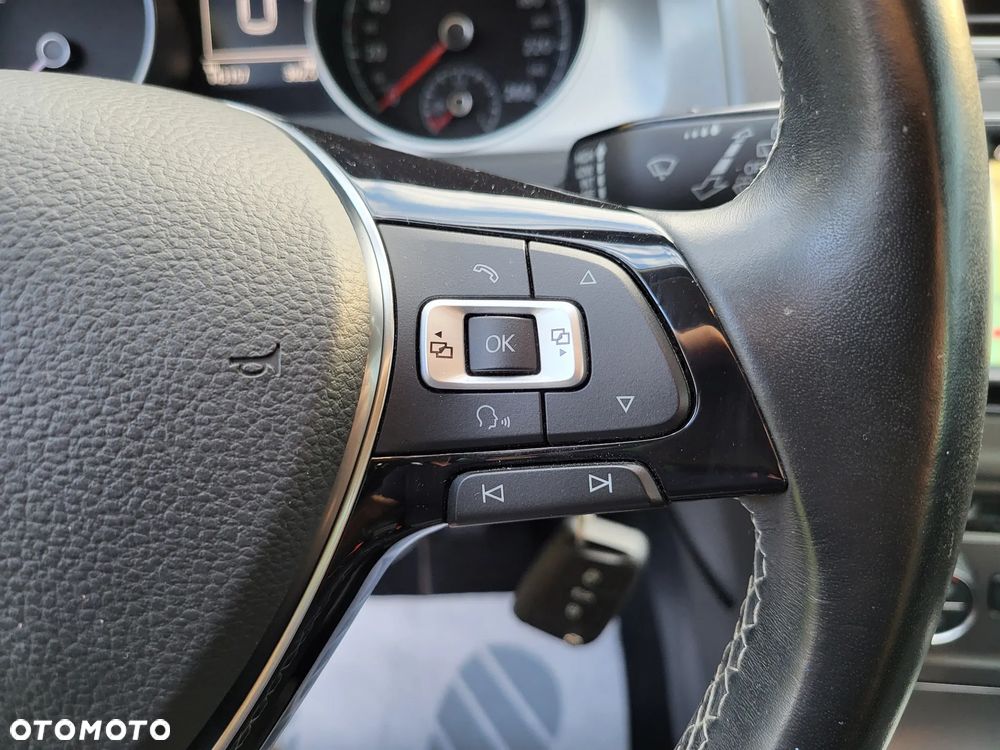 Volkswagen Golf 2.0 TDI BlueMotion Technology Lounge - 23