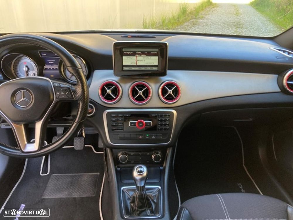 Mercedes-Benz CLA 180 d AMG Line - 16