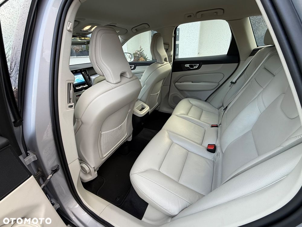 Volvo XC 60 B4 D Ultimate Dark - 29