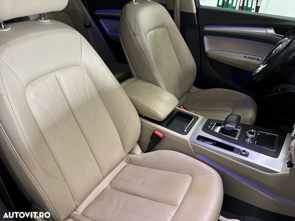 Audi Q5 2.0 40 TDI quattro S tronic Design - 17