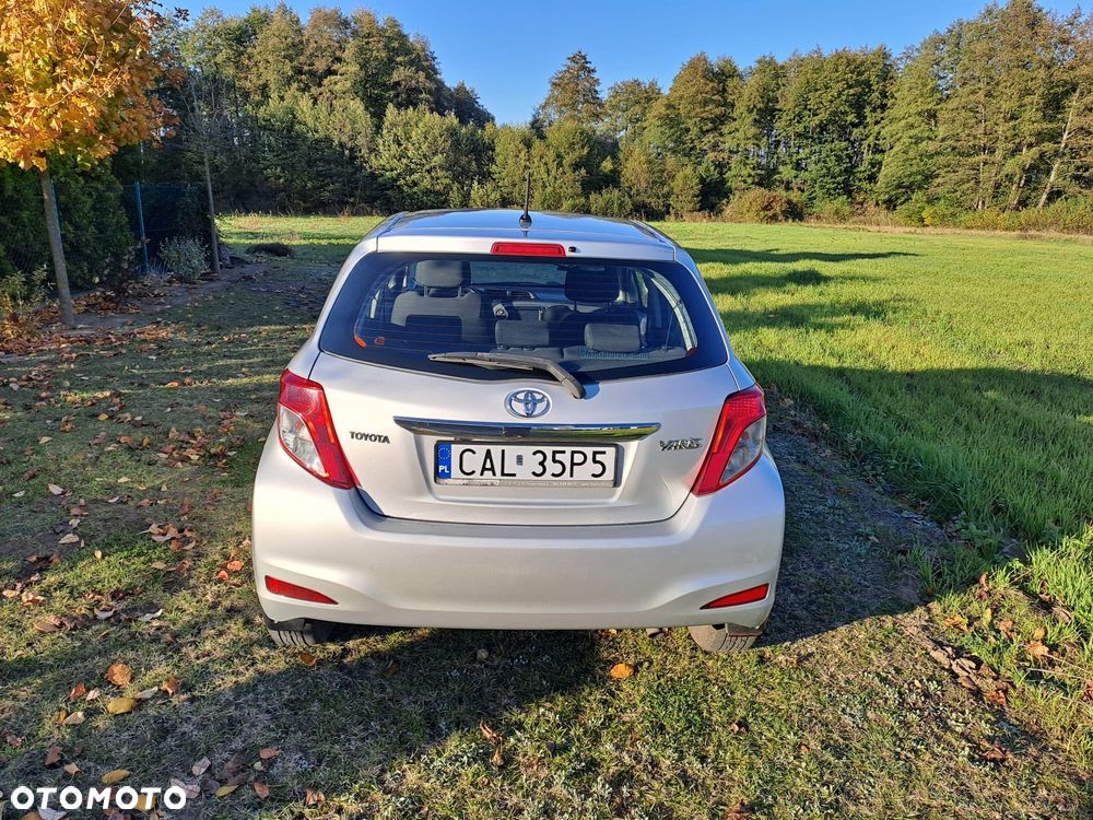 Toyota Yaris - 10