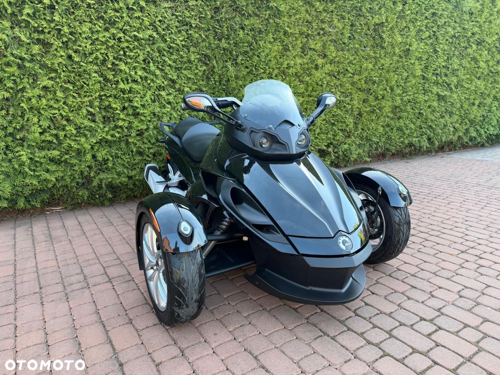 Can-Am Spyder - 1
