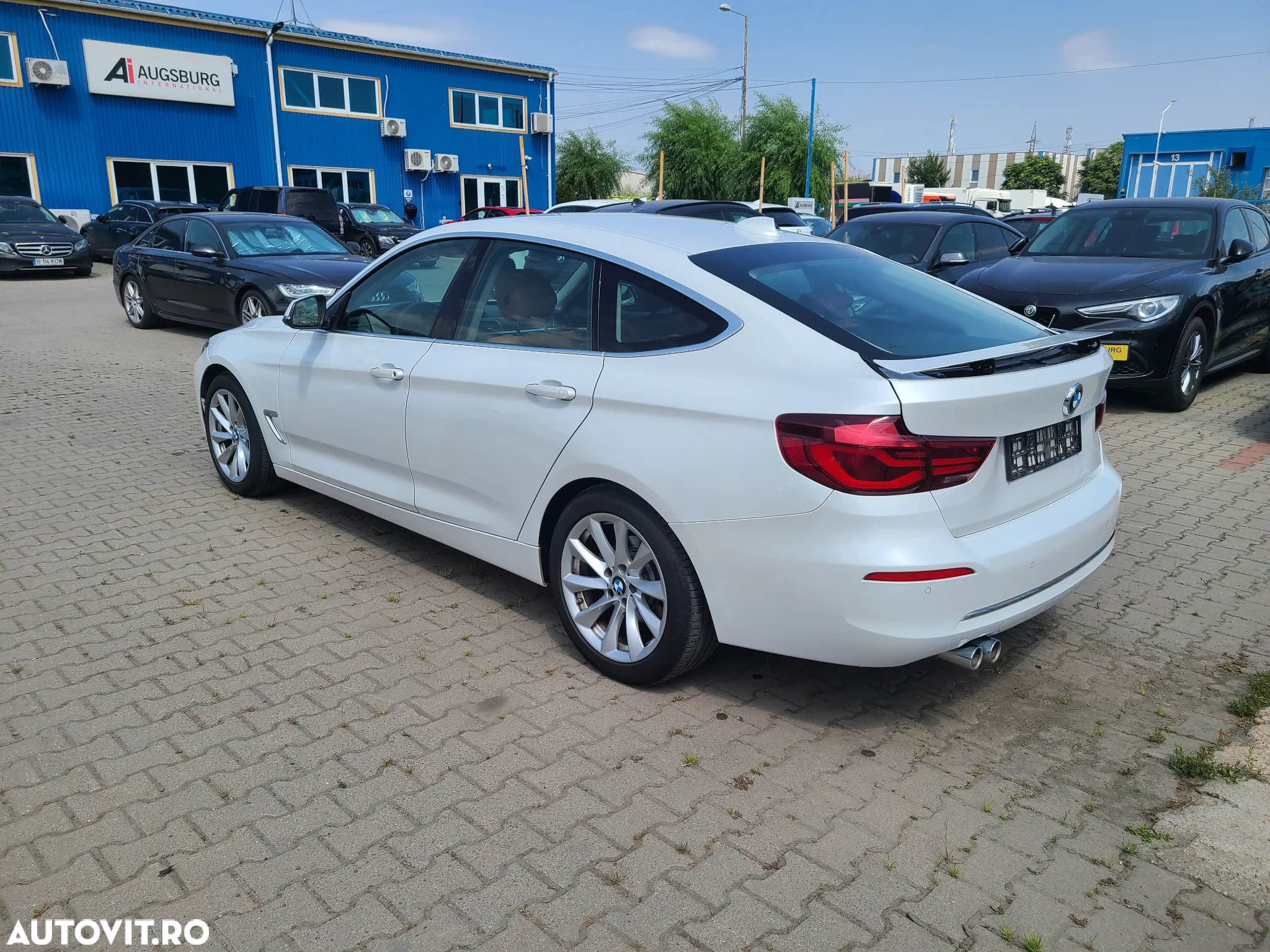 BMW Seria 3 320i GT xDrive AT - 14