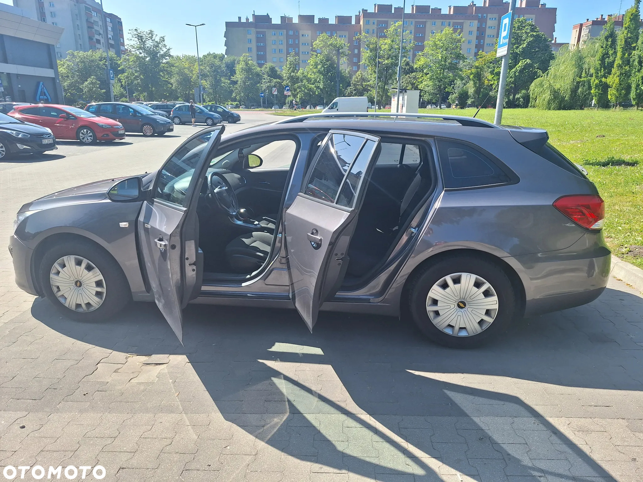 Chevrolet Cruze Station Wagon 1.6 LT - 12