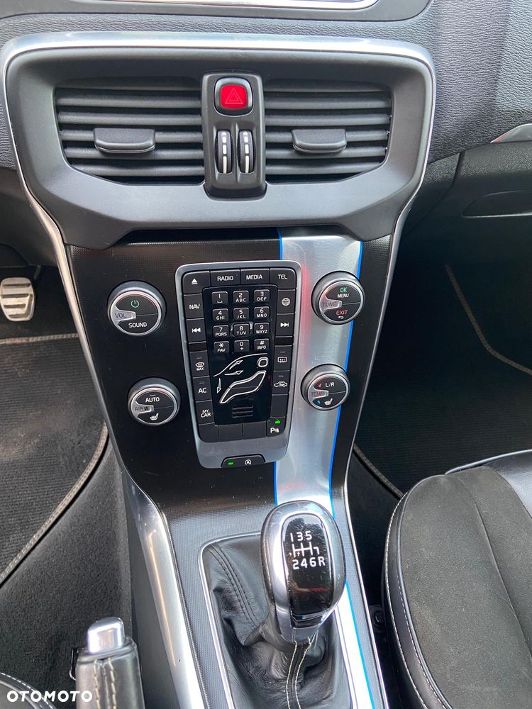 Volvo V40 D2 Kinetic - 31