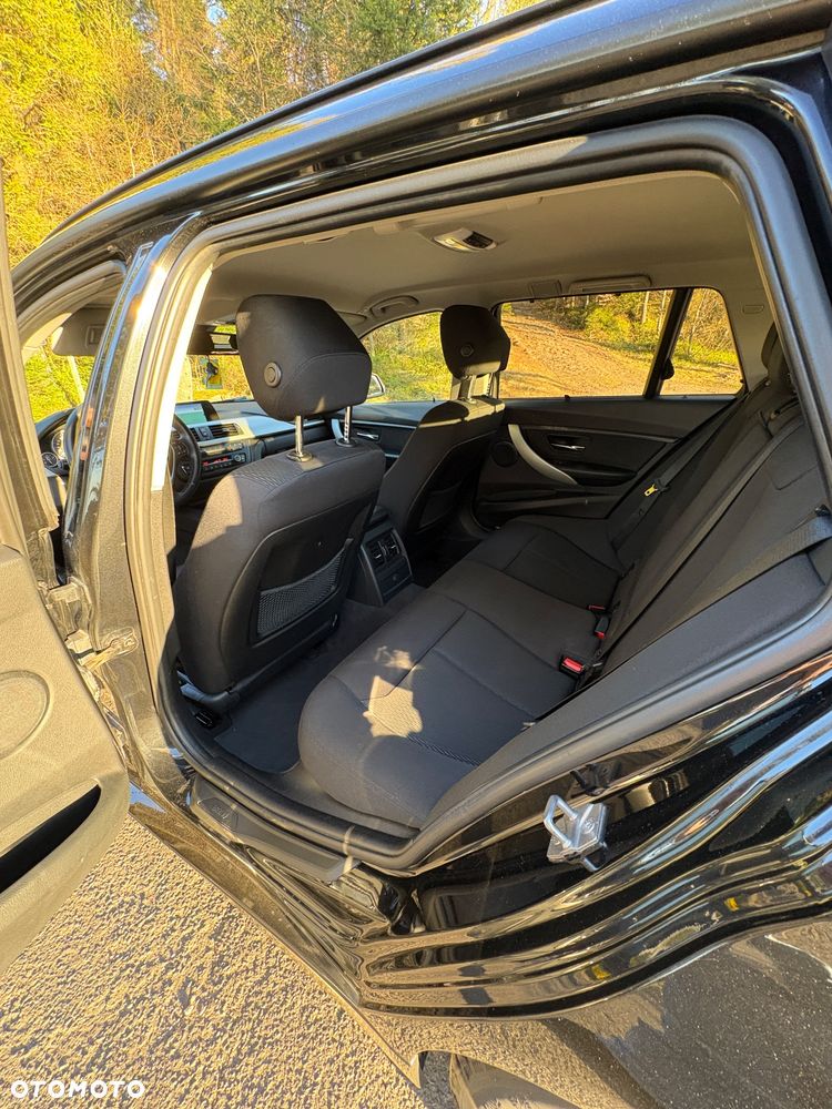 BMW Seria 3 318d - 19