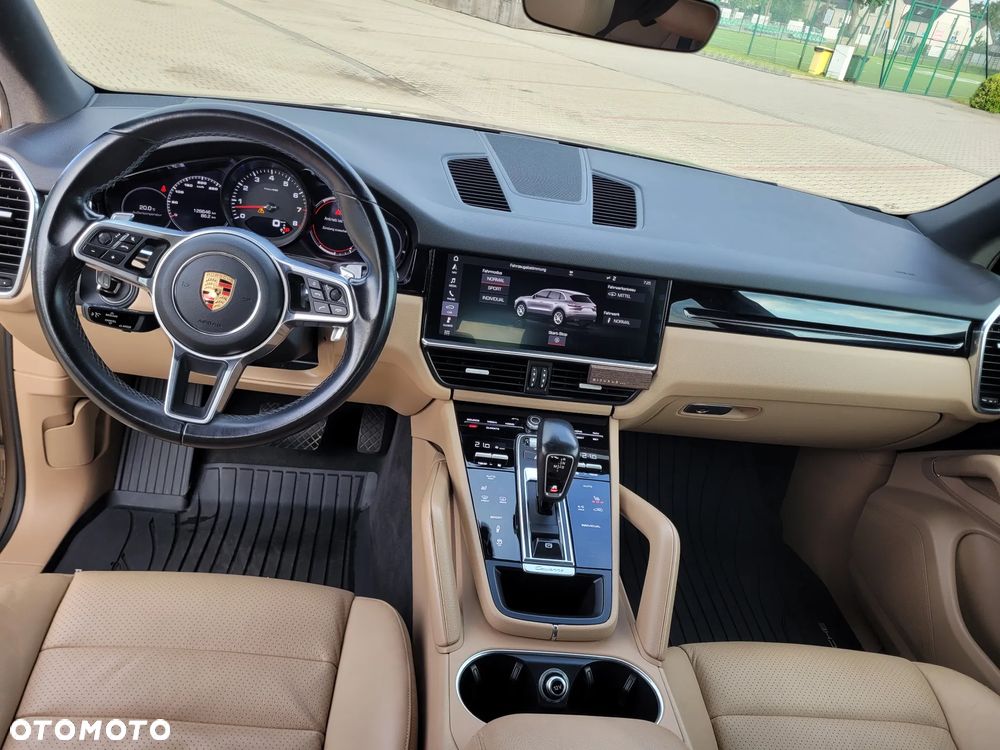 Porsche Cayenne - 9