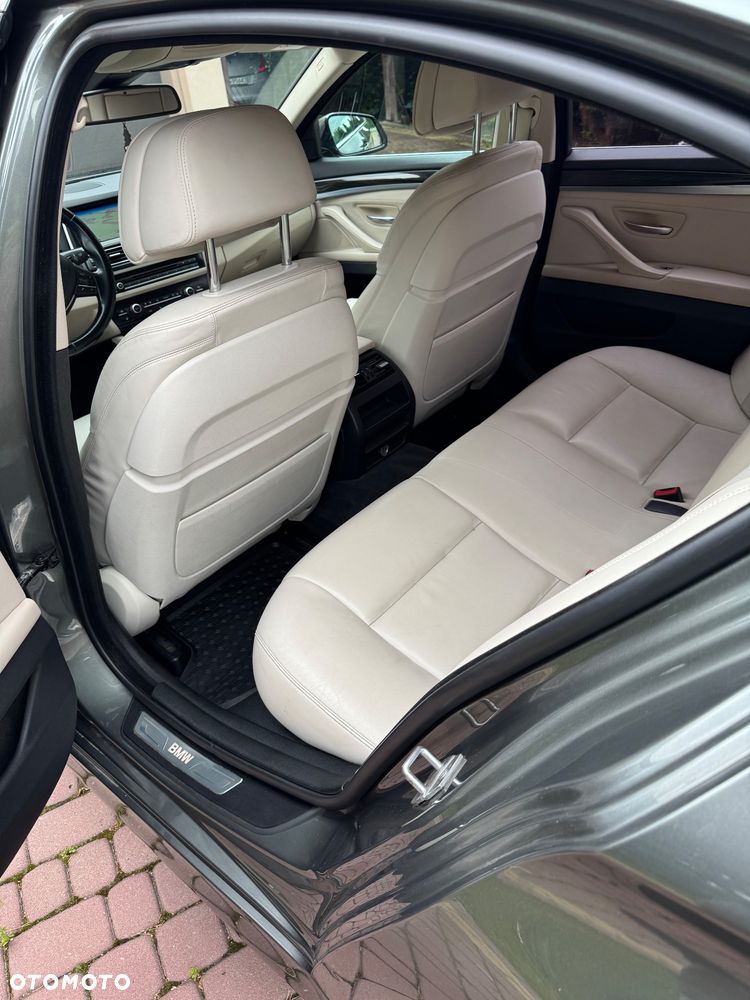 BMW Seria 5 525d Luxury Line - 15