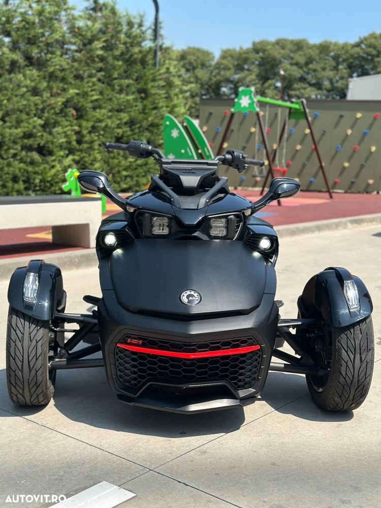 Can-Am Spyder - 14