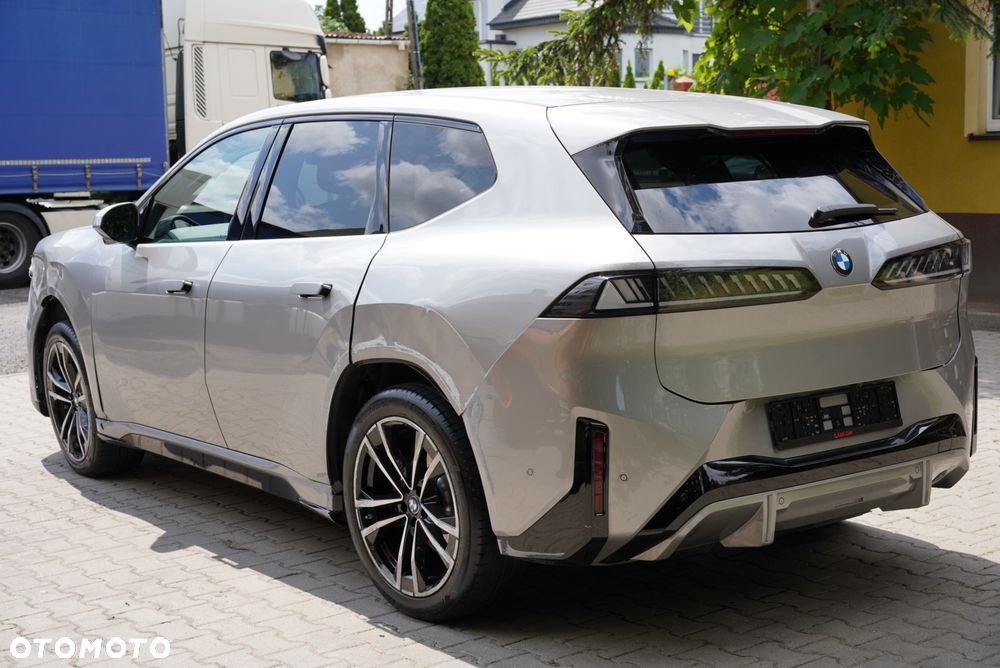 BMW iX3 - 5