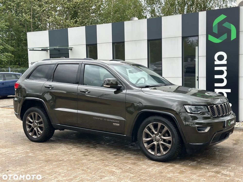 Jeep Grand Cherokee - 1