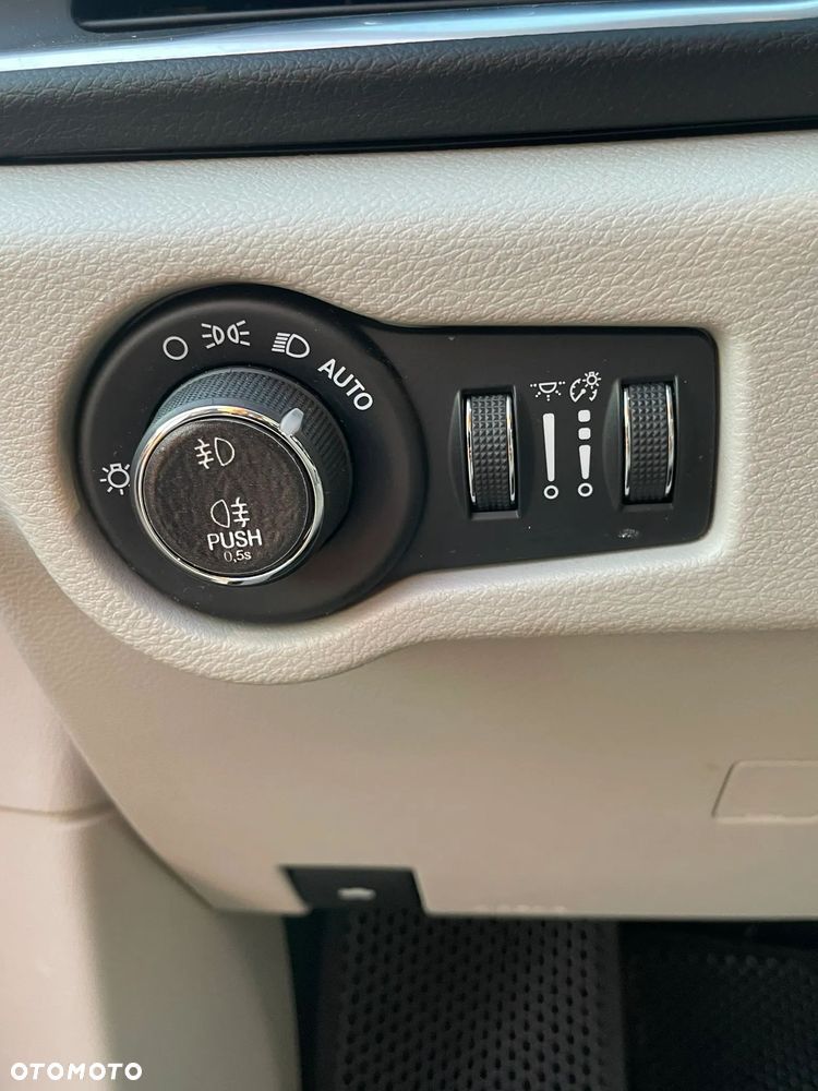 Chrysler Pacifica - 18