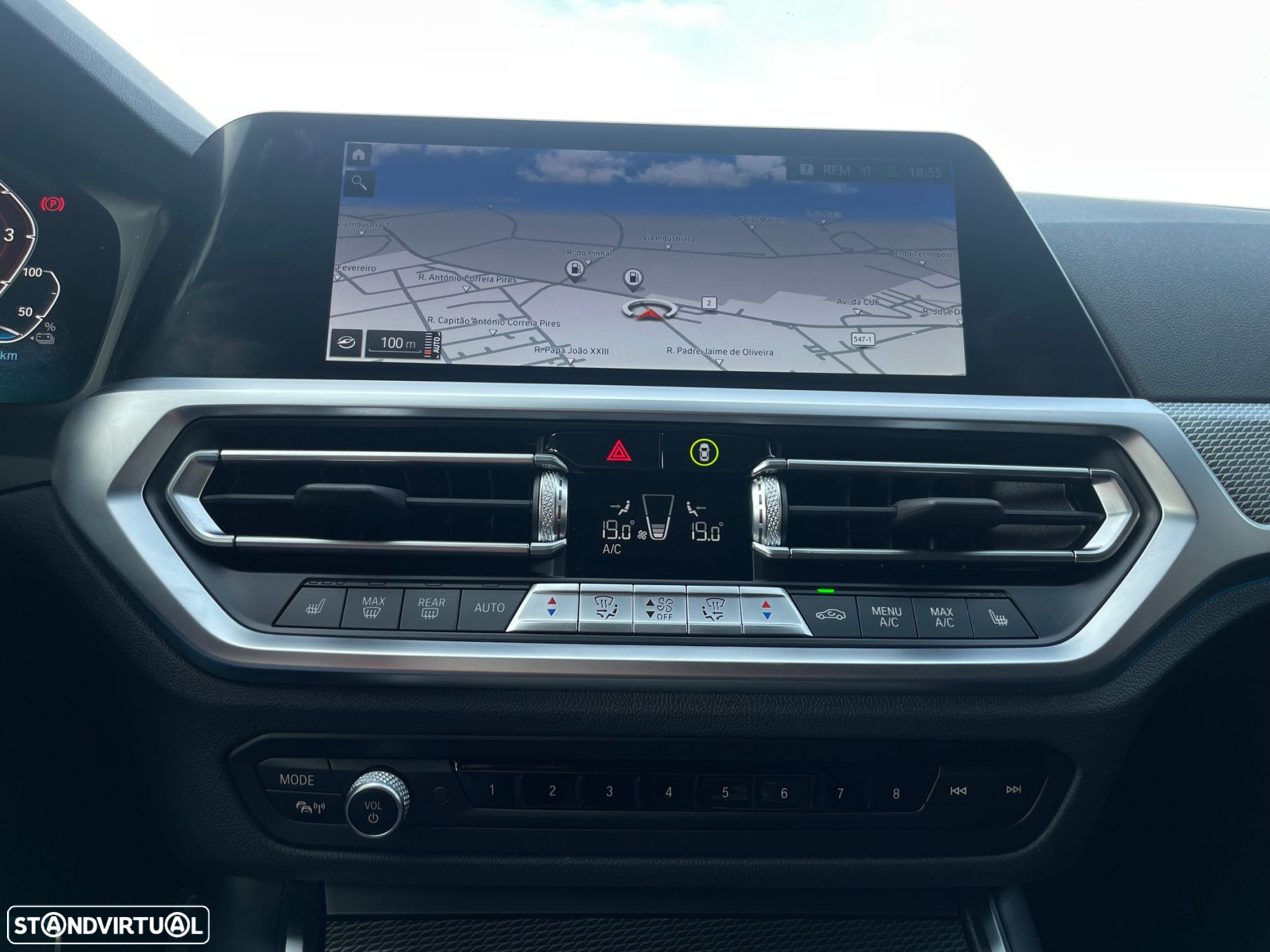BMW 330 e Touring Pack Desportivo M Pro Auto - 25