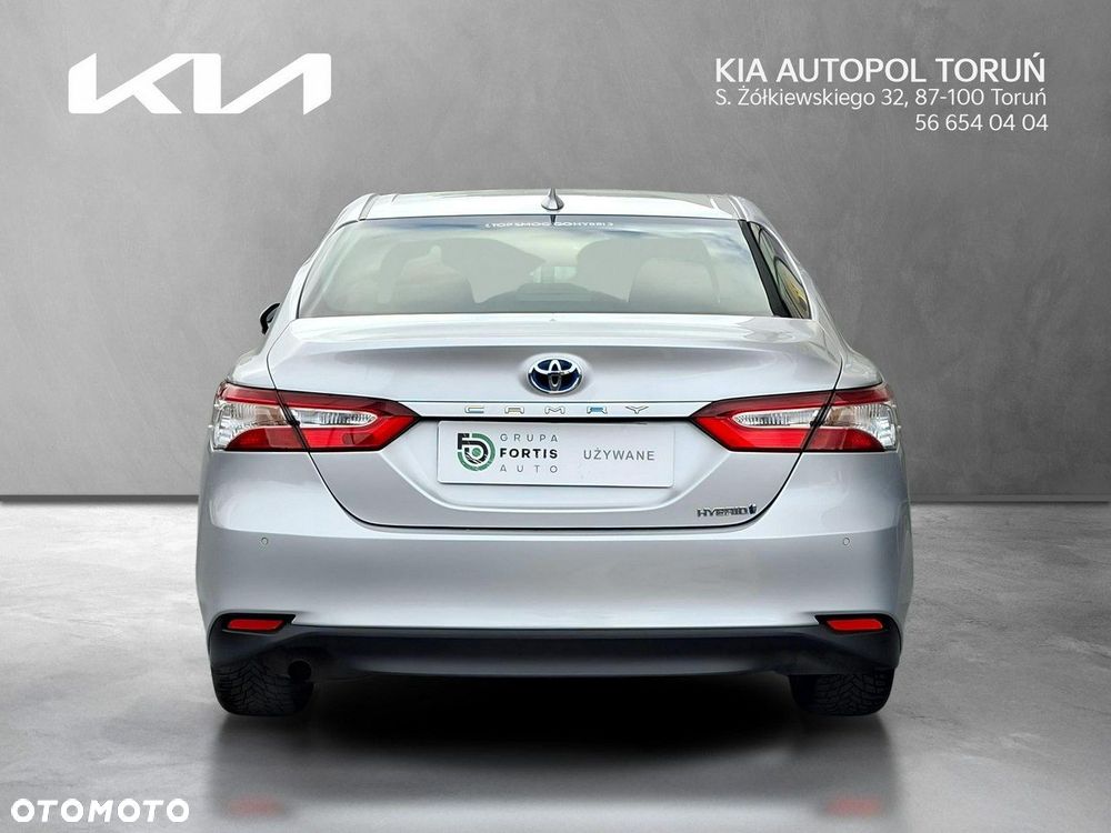 Toyota Camry 2.5 Hybrid Comfort CVT - 4