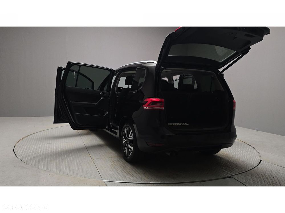 Volkswagen Touran - 9